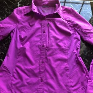 Very nice ladies Columbia quick dry shirt/jacket! Size small